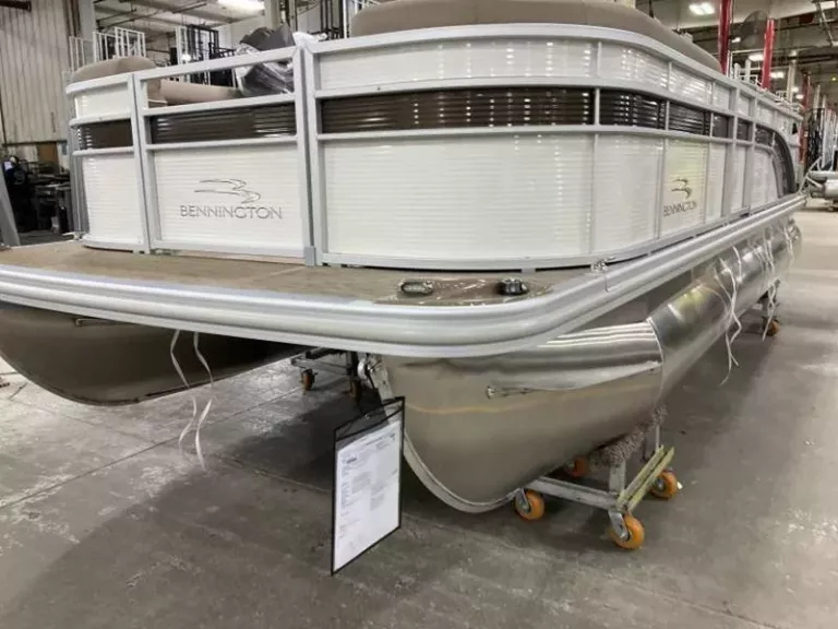 Bennington Pontoon Boats Upstate New York Bennington Pontoon Boat Dealer