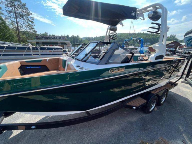 Boating in Saranac Lake